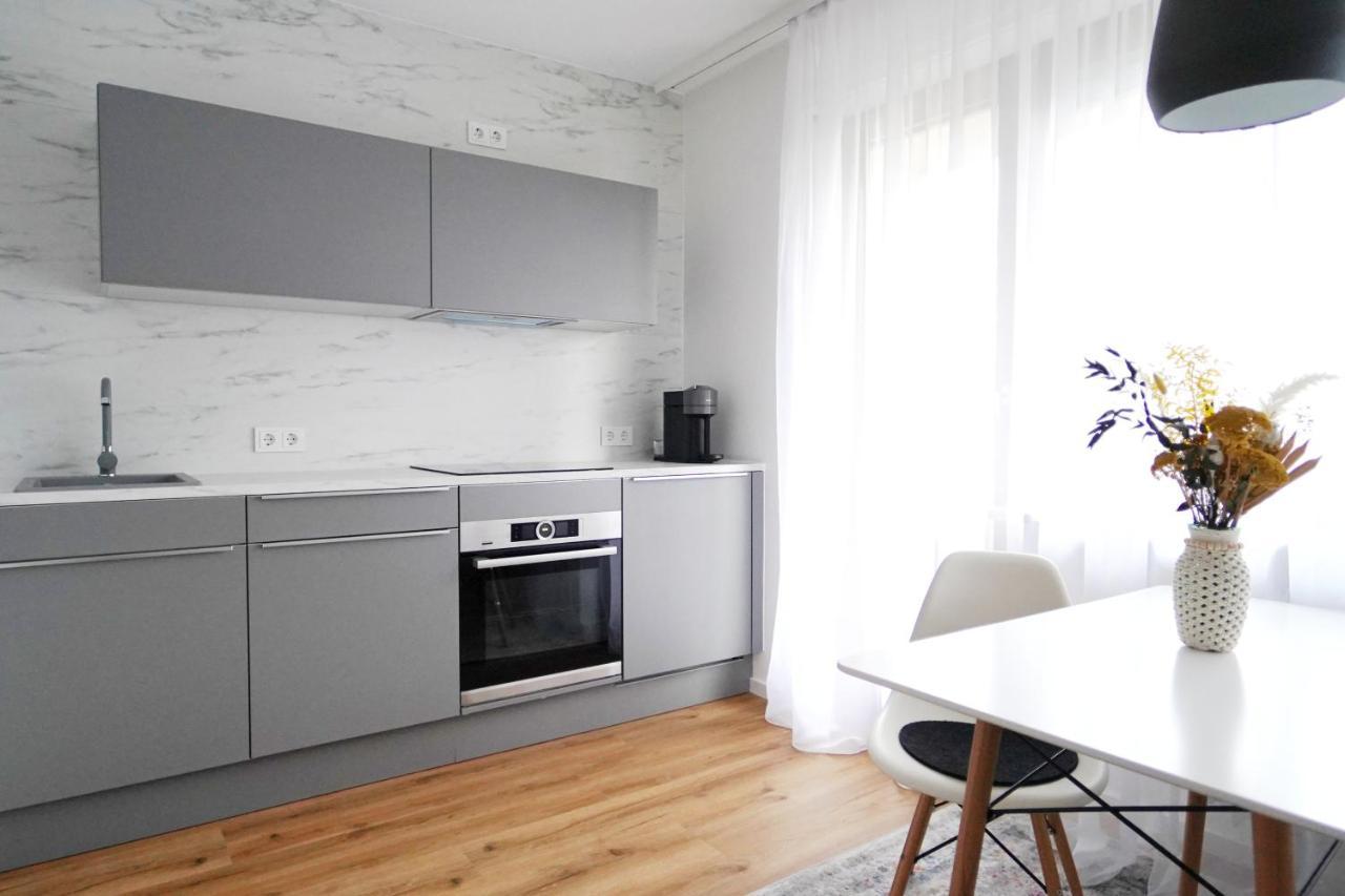 Apartment Mit Balkon Und Privatparkplatz Augsburg Exterior photo