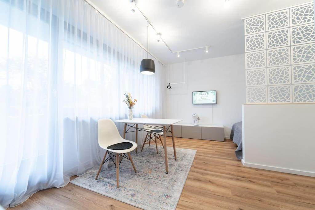 Apartment Mit Balkon Und Privatparkplatz Augsburg Exterior photo